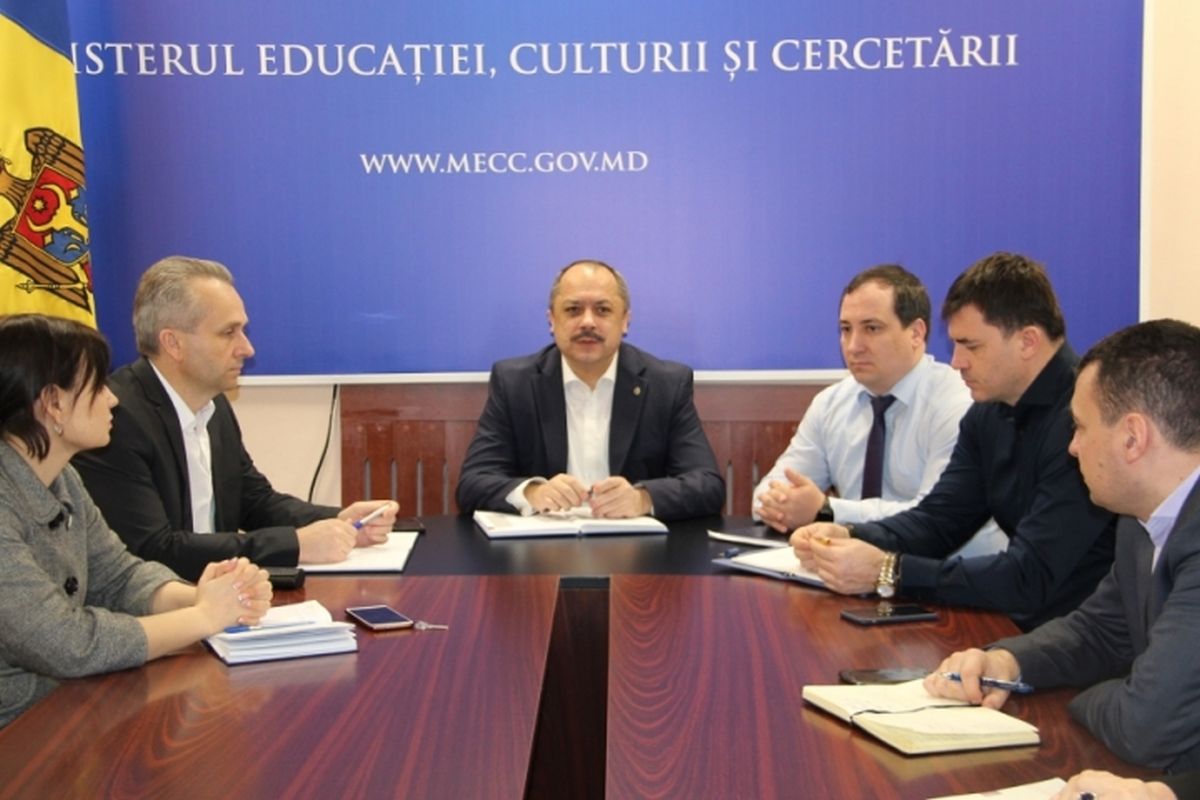 Şedința celulei de criză a Ministerului Educației, Culturii și Cercetării creată în contextul instituirii gradului de alertă națională Cod portocaliu de infecție cu virusul COVID - 19. 